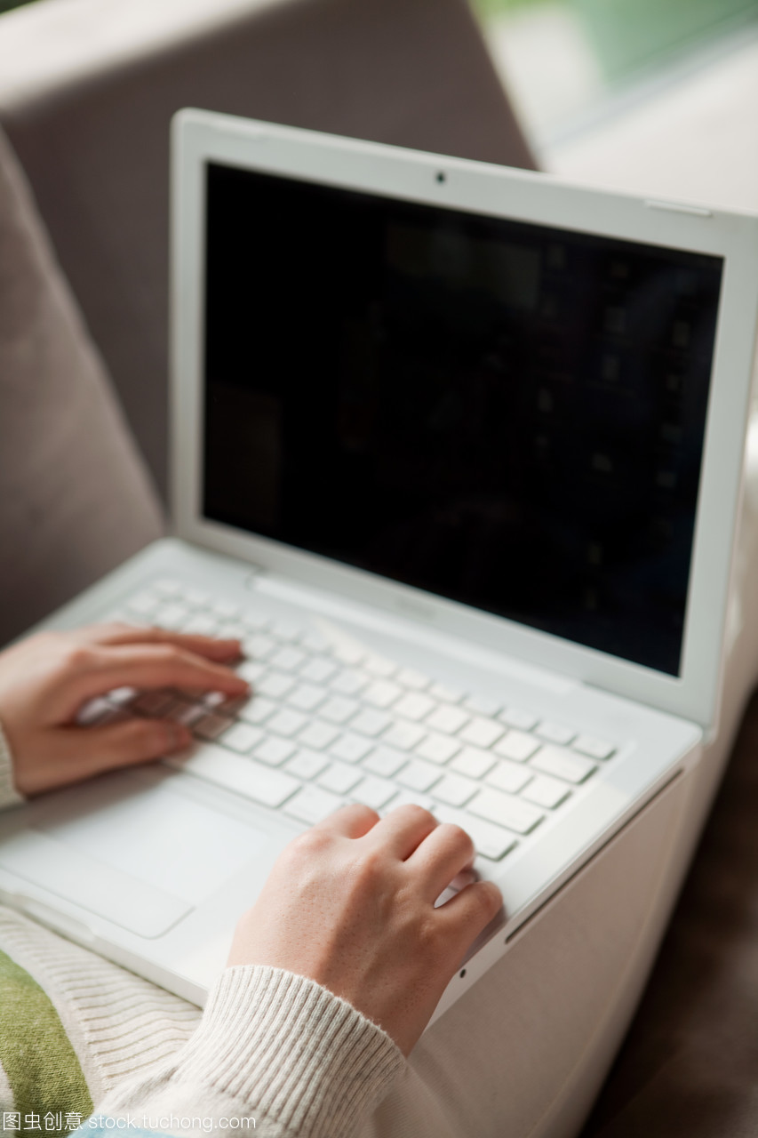 數(shù)字伴侶 一對夫妻如何借助筆記本電腦與輔助設(shè)備提升生活效率